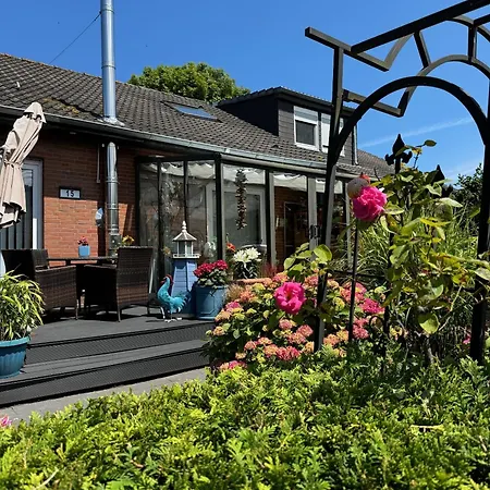 Dom wakacyjny Nordsee Nahe Bensersiel Kamin Garten